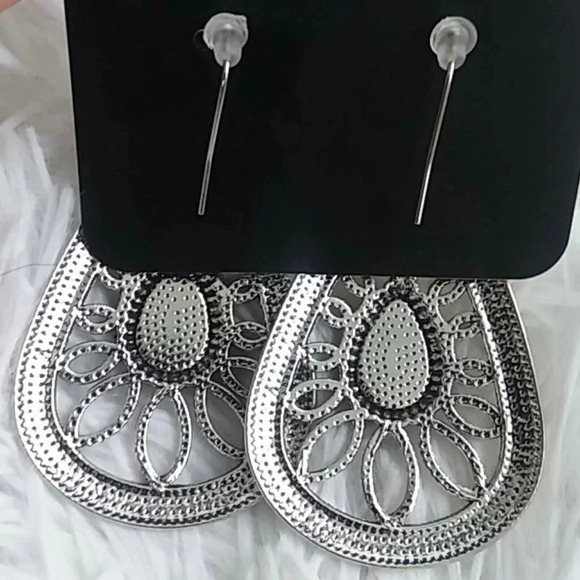 New Silver Yellow Stone Fashion Design Earrings - Picture 3 of 3